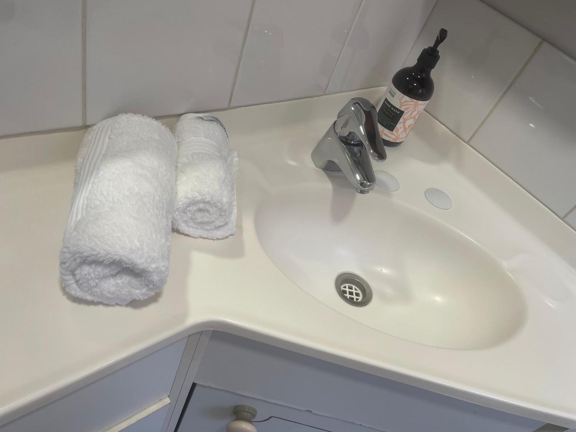 Spacious Studio Unit Rochedale South エクステリア 写真